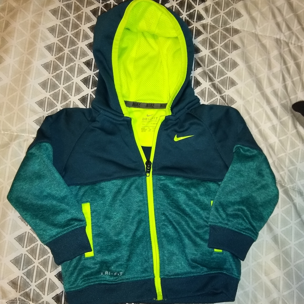 Nike Hoodie 18m